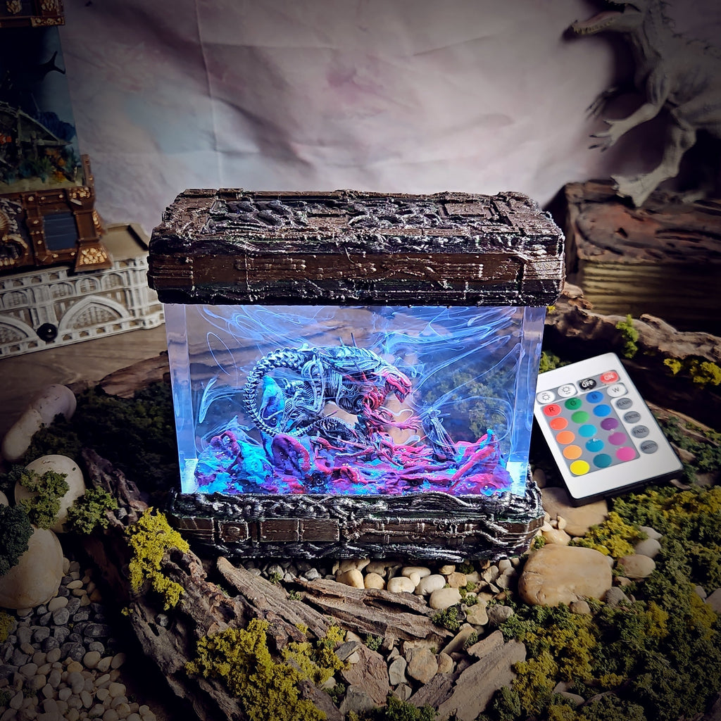 Vander vs Queen Alien Resin Lamp - handmade resin lamp