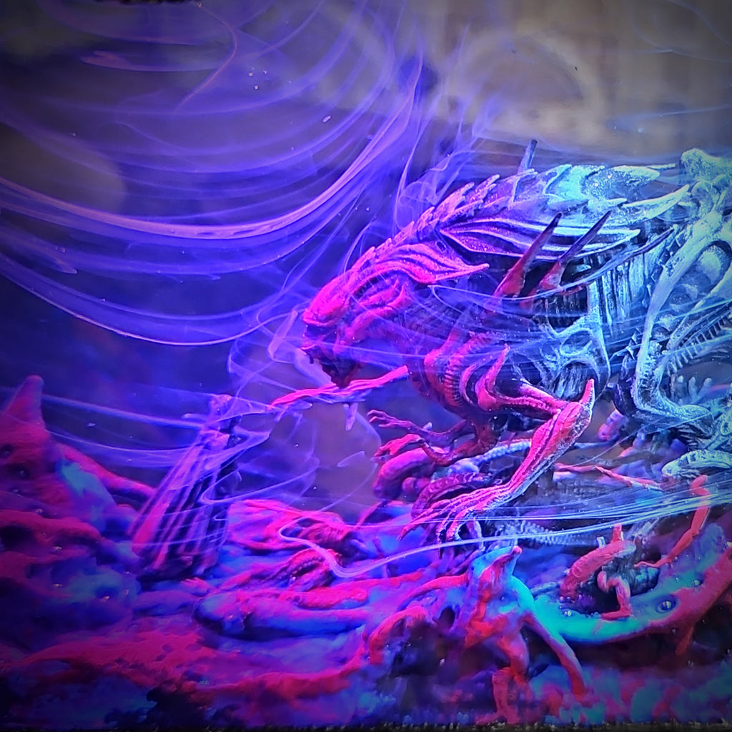 Vander vs Queen Alien Resin Lamp - handmade resin lamp