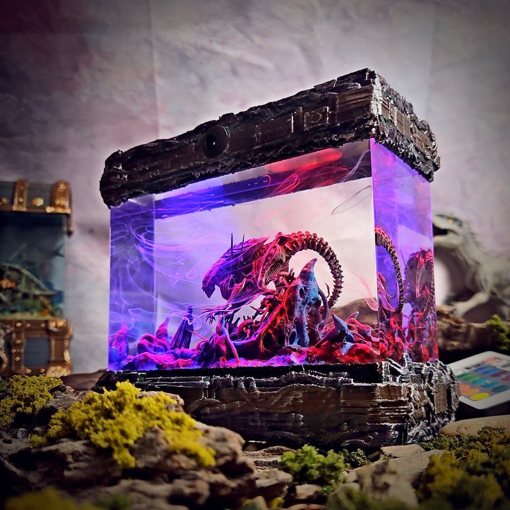 Vander vs Queen Alien Resin Lamp - handmade resin lamp