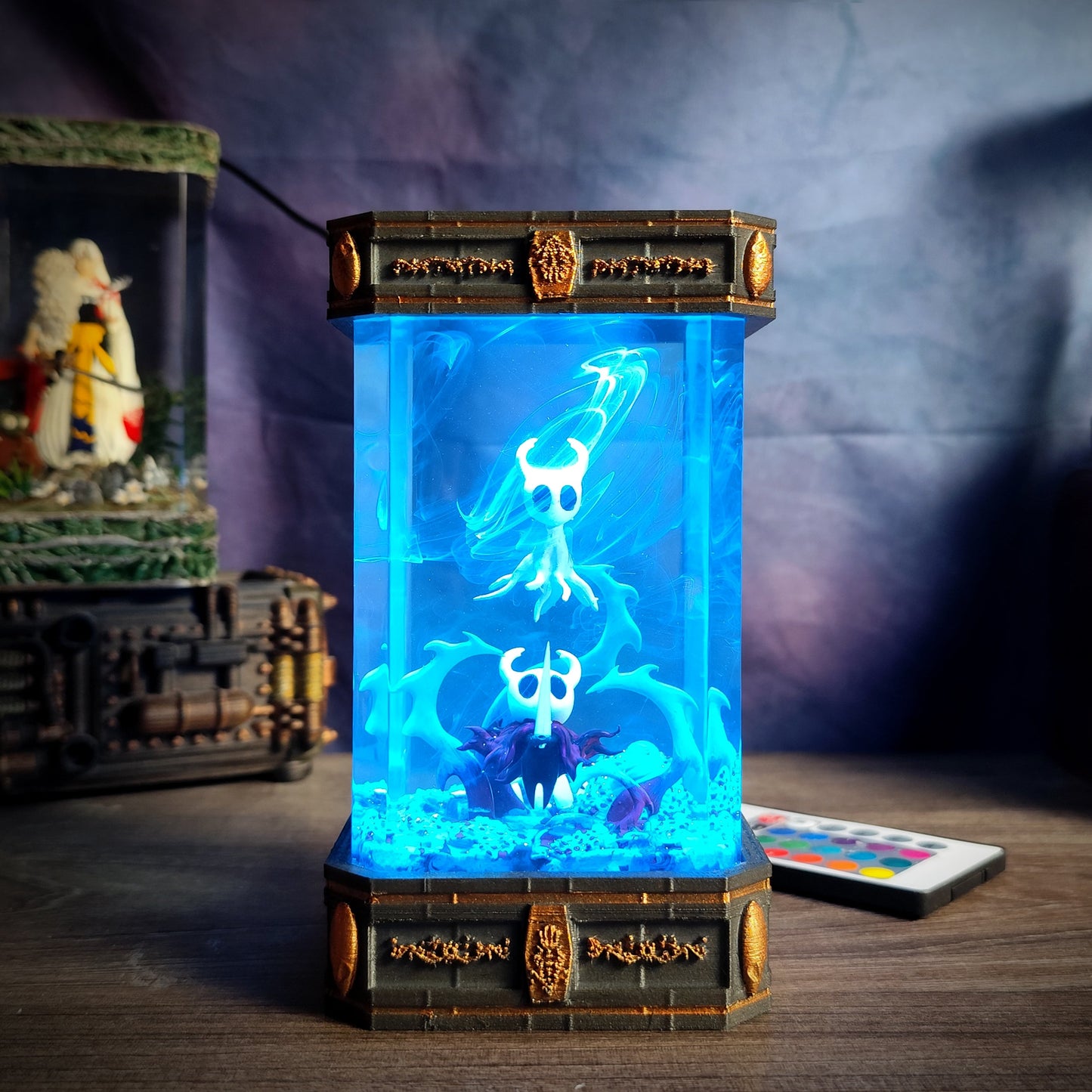 Hollow Knight Resin Lamp V1 – Battle Pose - handmade resin lamp