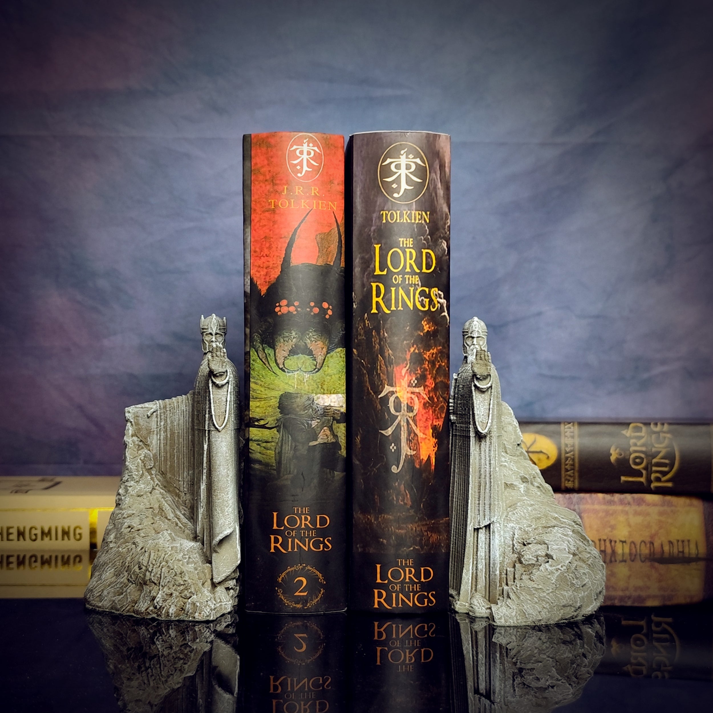 Argonath Book Nook - handmade resin lamp