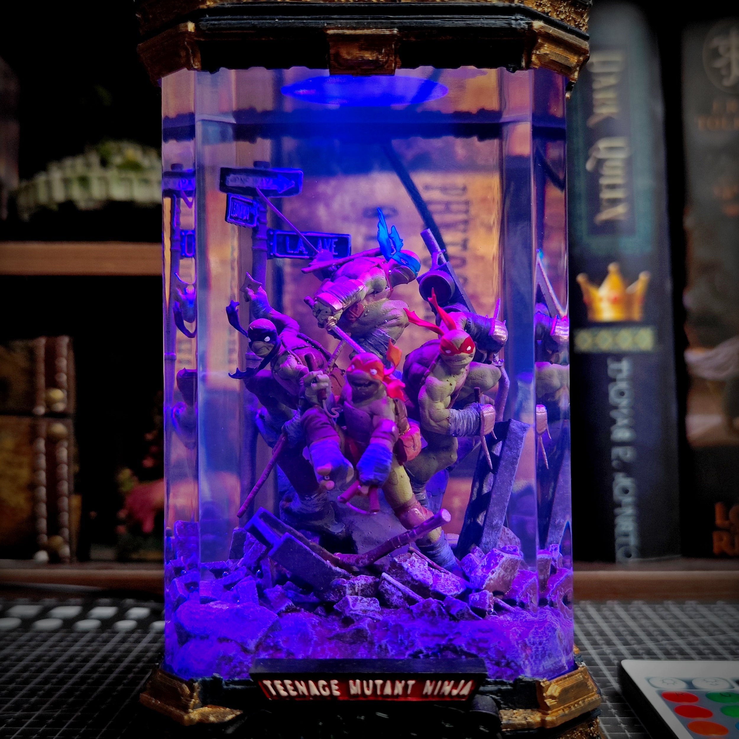 Shadow Strike Diorama Lamp - handmade resin lamp