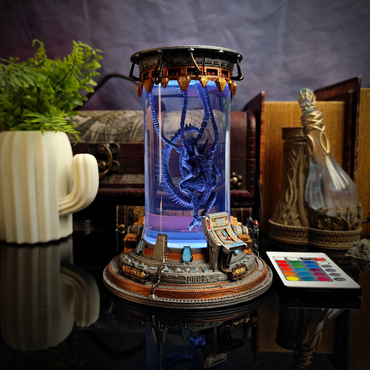 Alien Lab v1 Resin Lamp - handmade resin lamp