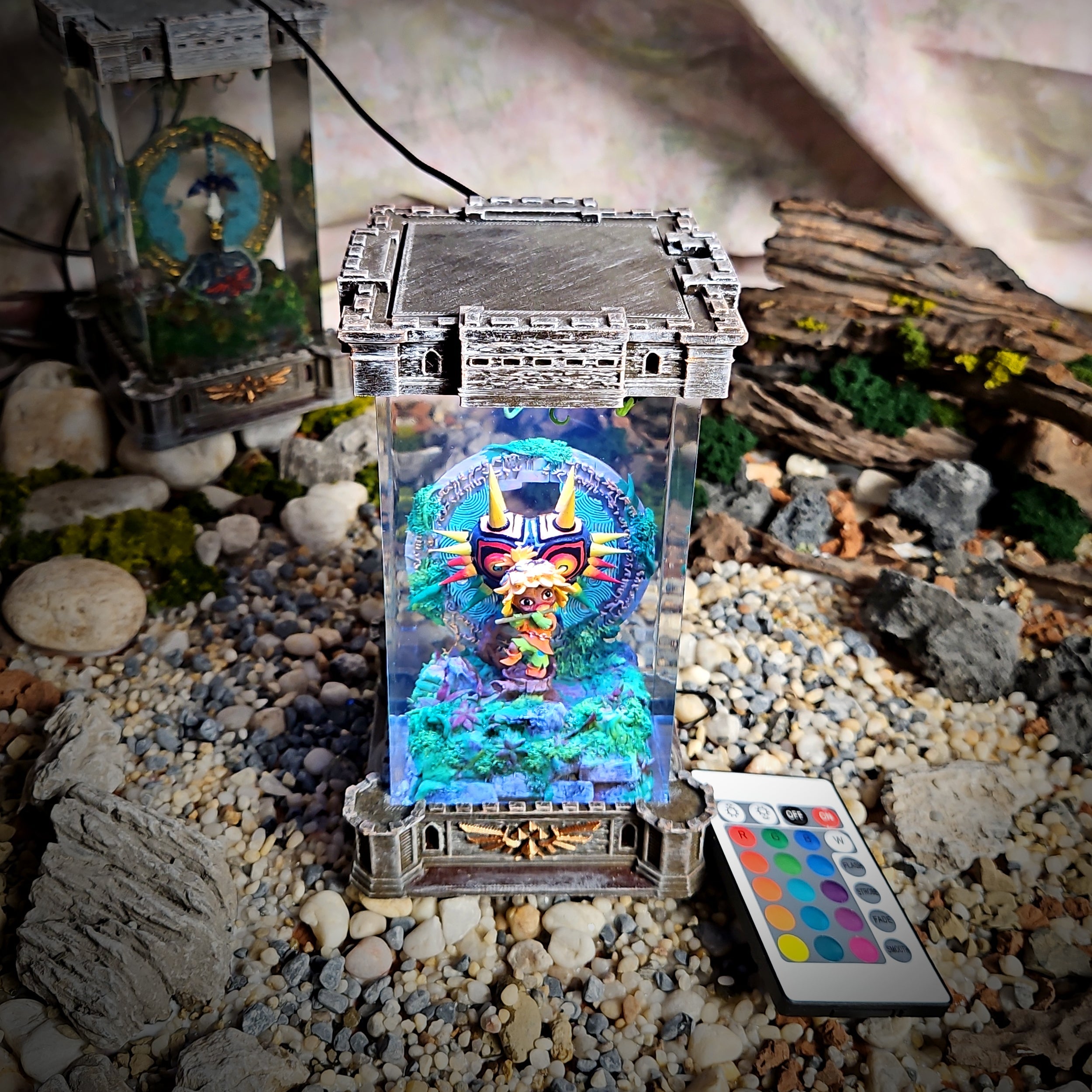 Majora Resin Lamp - handmade resin lamp