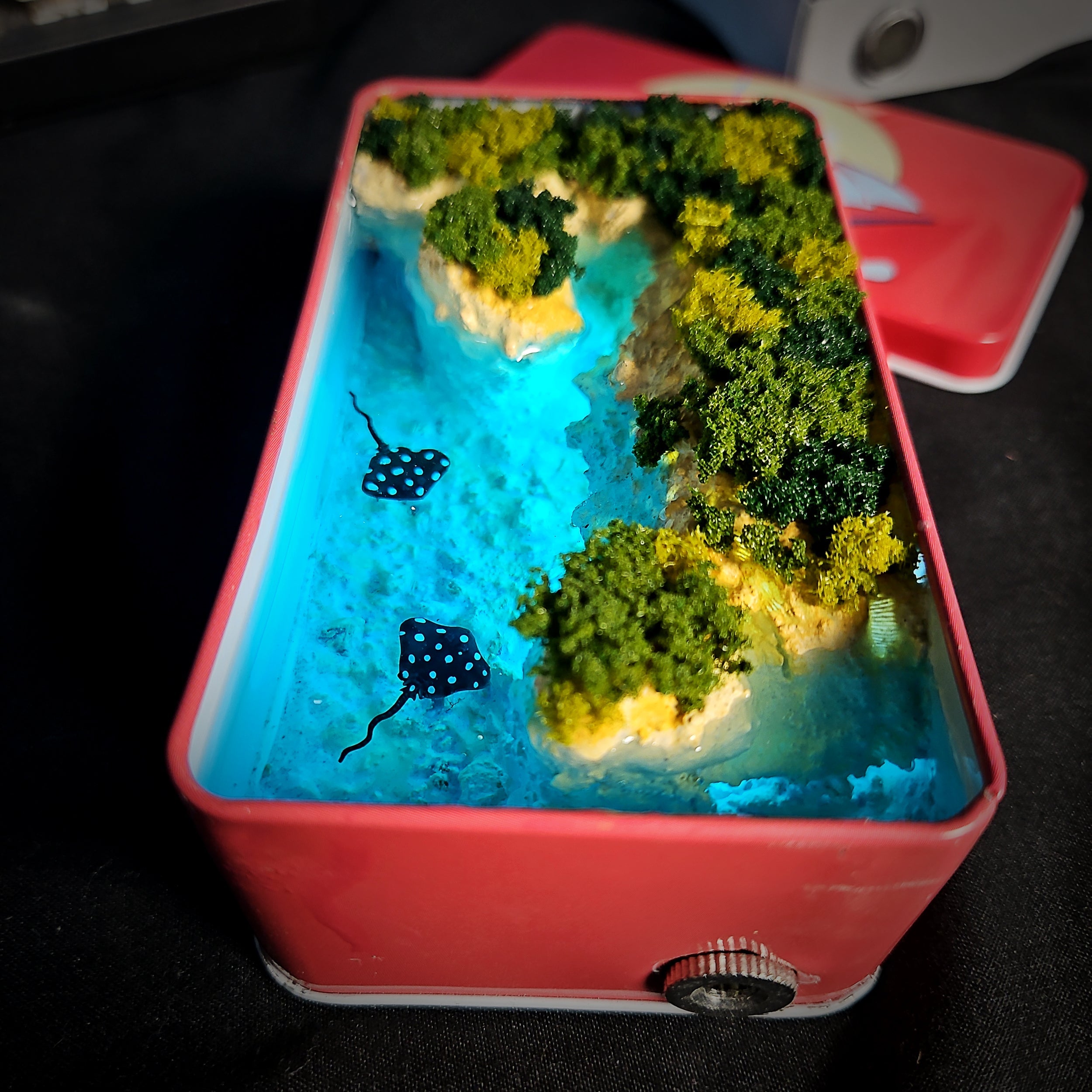 Spotted Eagle Ray Tin Light Box - handmade resin light box