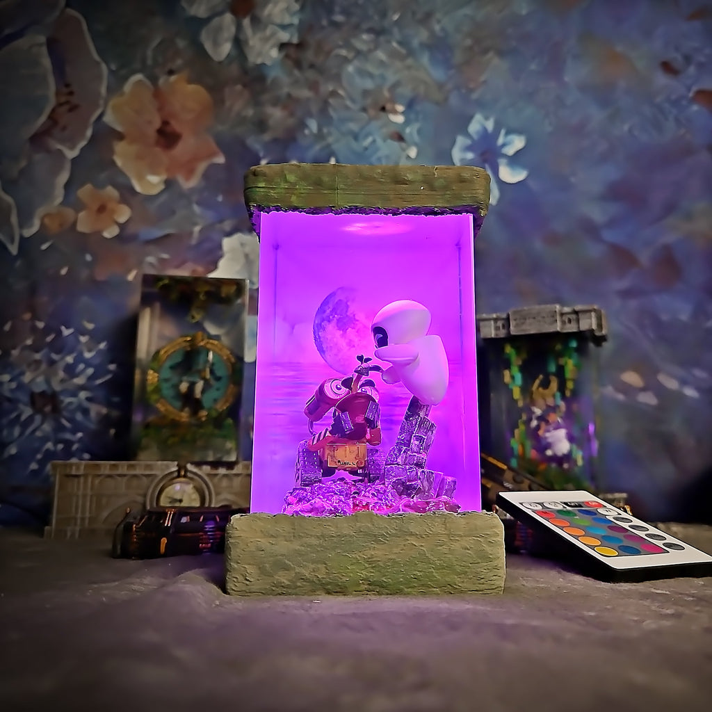 WALL-E Resin Lamp - handmade resin lamp