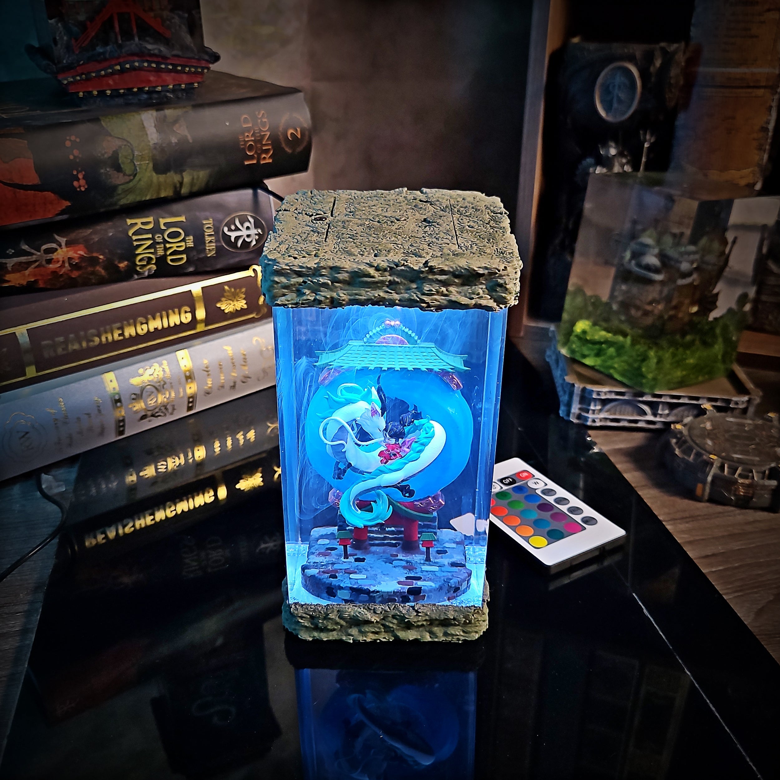 Haku Resin Lamp - handmade resin lamp