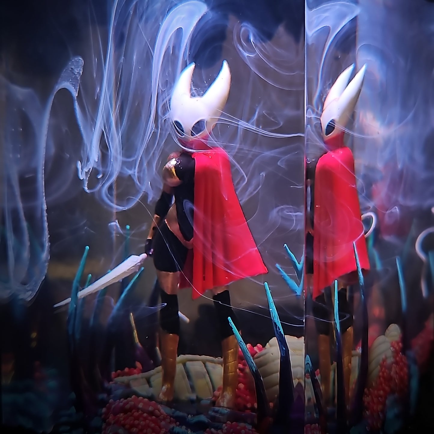 Hornet Resin Lamp - handmade resin lamp