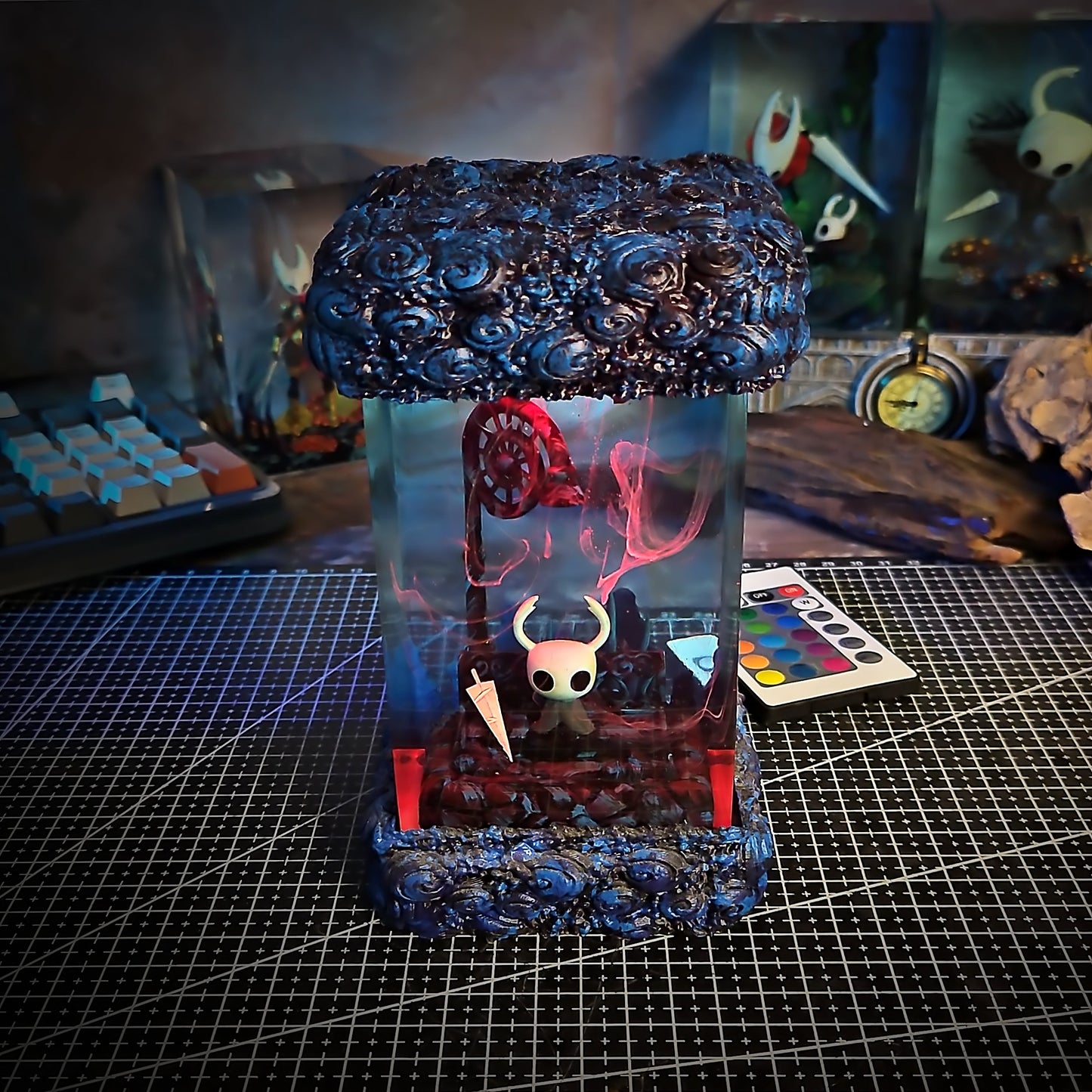 Hollow Knight V1 Resin Lamp - handmade resin lamp