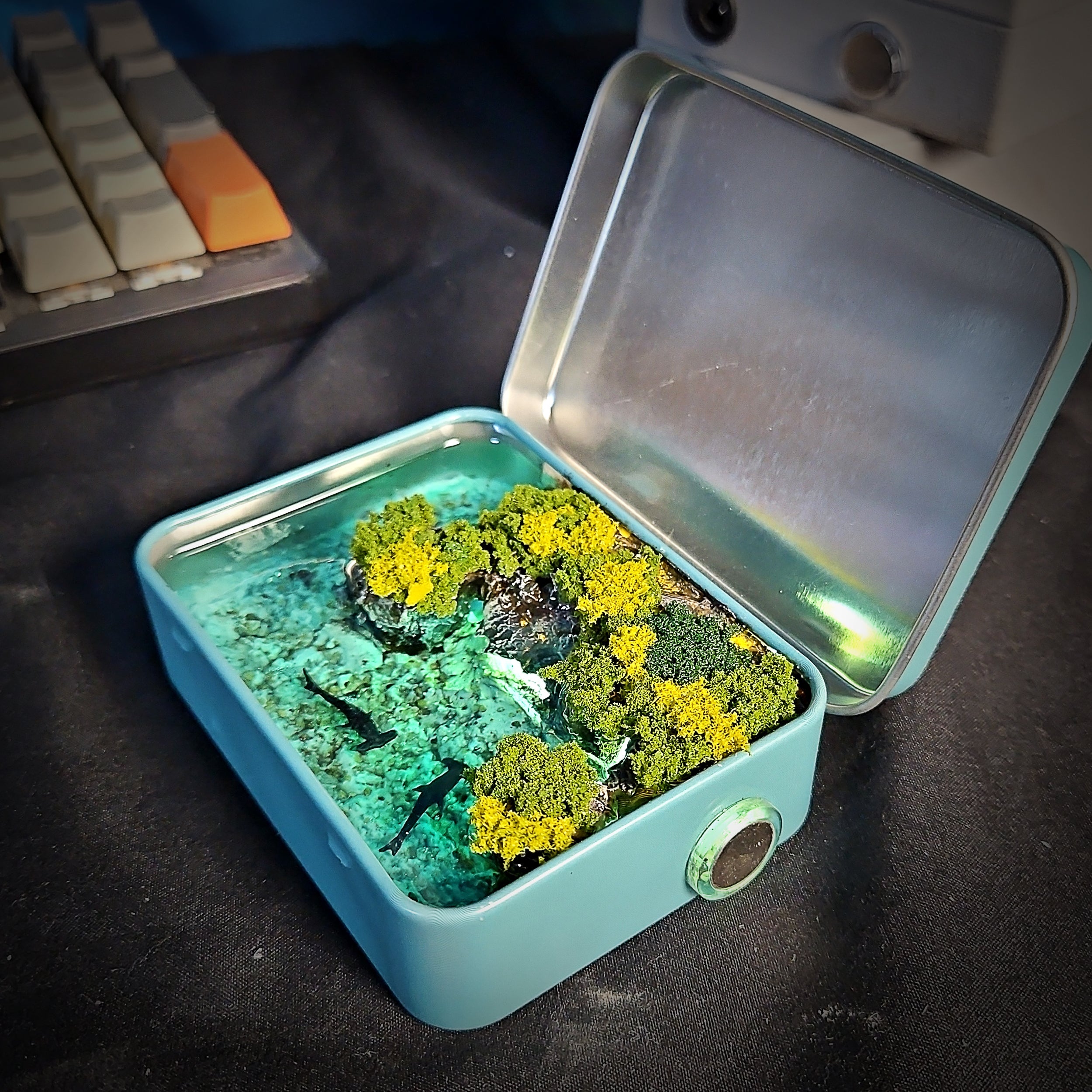 Hammerhead Tin Light Box - handmade resin light box