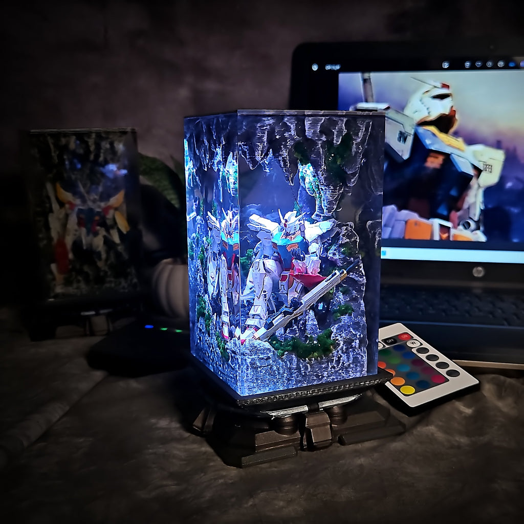 GUNDAM V1 Resin Lamp - handmade resin lamp